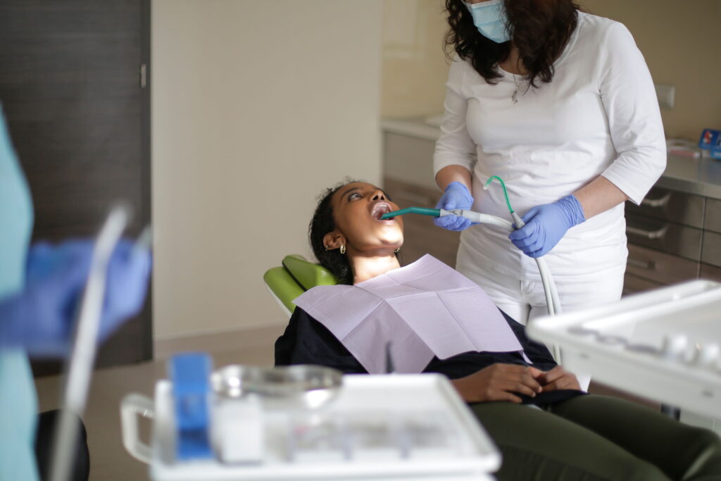 When Should You Visit a Dentist? Important Warning Signs