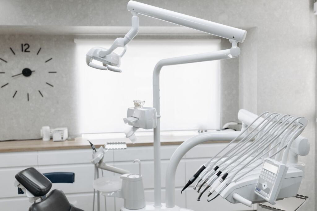 Tooth Sensitivity: Causes, Symptoms & Treatment Options